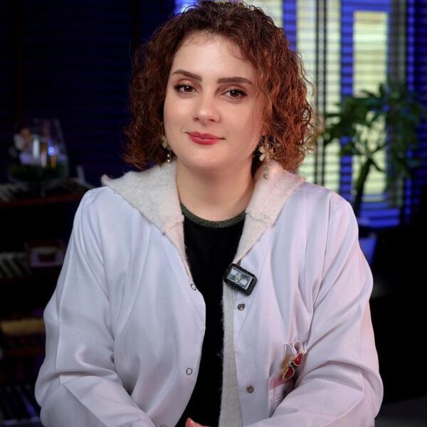 سناء-قنص-600x800